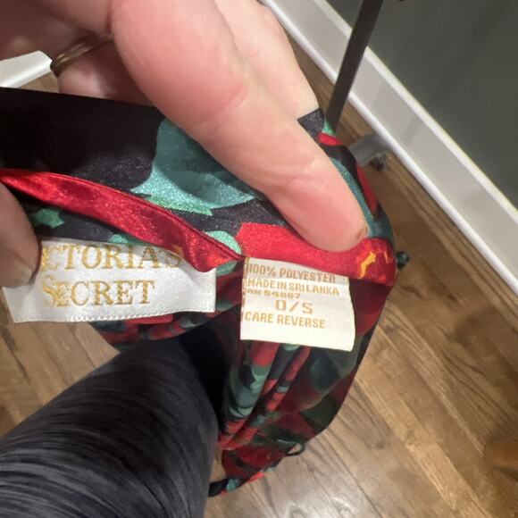 Victoria Secret Gold Label Robe And Chemise Roses Lace Medium - Picture 7 of 13